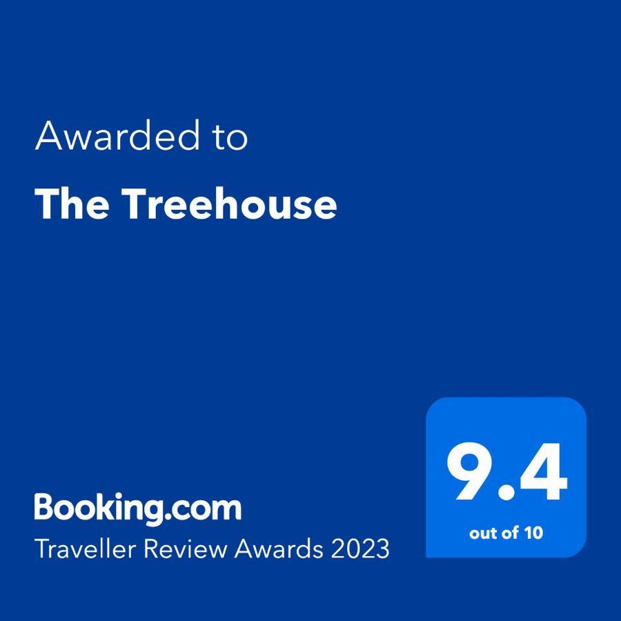 The Treehouse * Sankt Petersburg